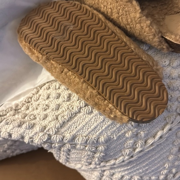 Intentionally Blank Tan Fuzzy Slippers - Picture 3 of 5